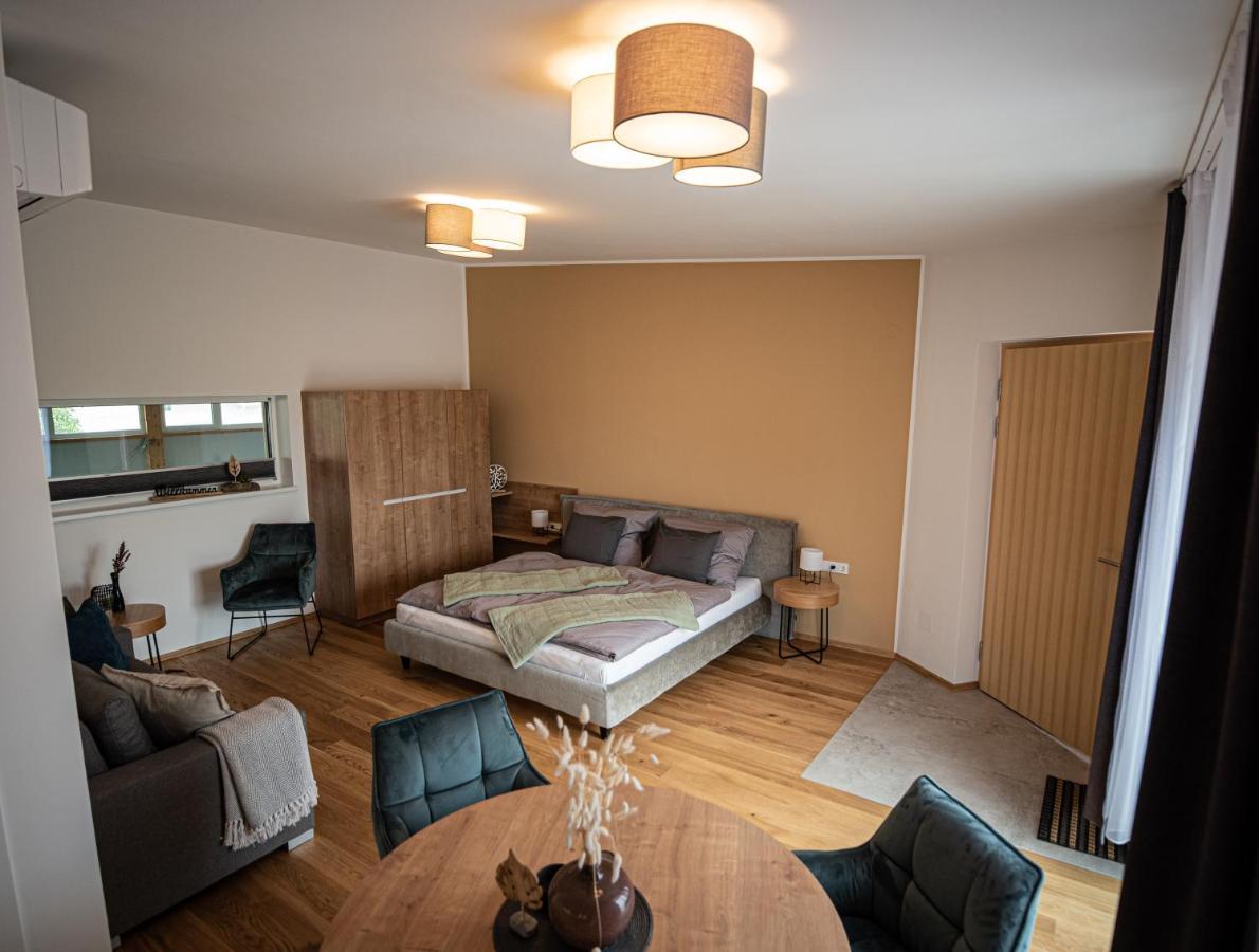 Apartment Gober & Freinbichler Weine Von Hand Horitschon